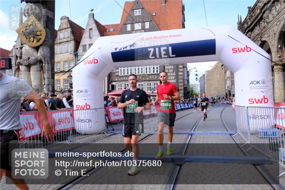 13.09.2026 - 21. swb-Marathon Bremen Tim E. http://msf.ph/oto/10375680 13.09.2026 13:12:07 Ziel 826, 863, 4368, 4651, 4698, 5521, 5585, 5893, 6059, 6668, 8996, 9398, 13055 meine-sportfotos.de