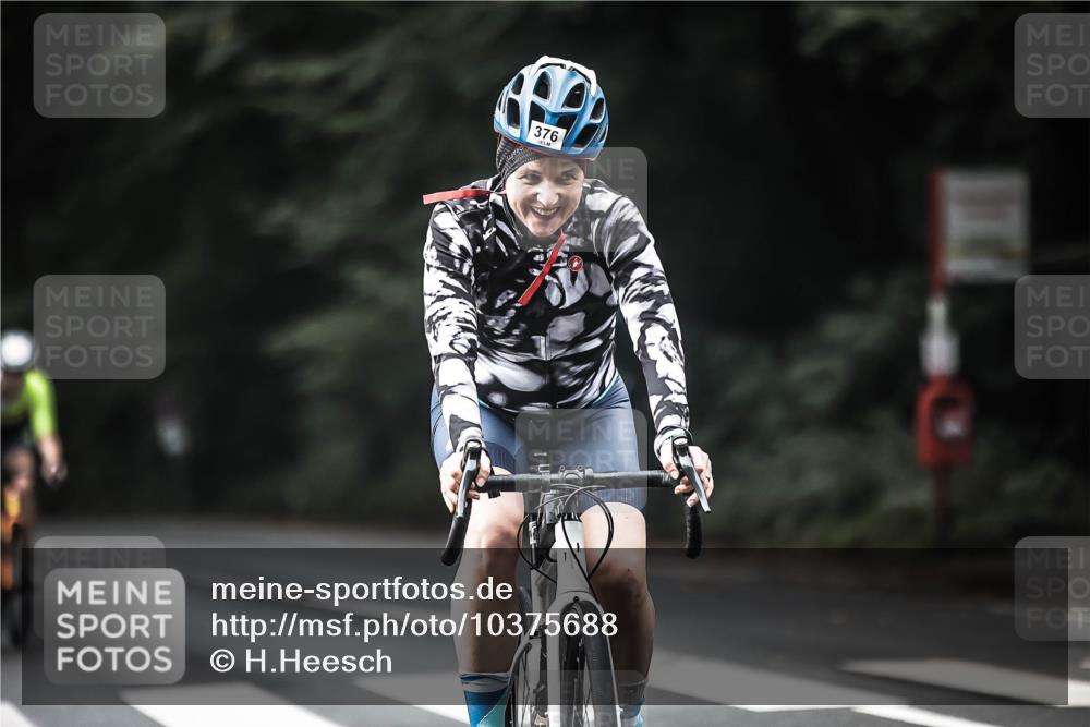 13.09.2026 - Stadtparktriathlon H.Heesch http://msf.ph/oto/10375688 13.09.2026 10:56:46 Radfahren 362, 376, 443 meine-sportfotos.de