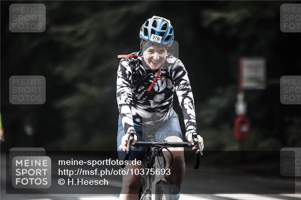 13.09.2026 - Stadtparktriathlon H.Heesch http://msf.ph/oto/10375693 13.09.2026 10:56:47 Radfahren 362, 376, 443 meine-sportfotos.de