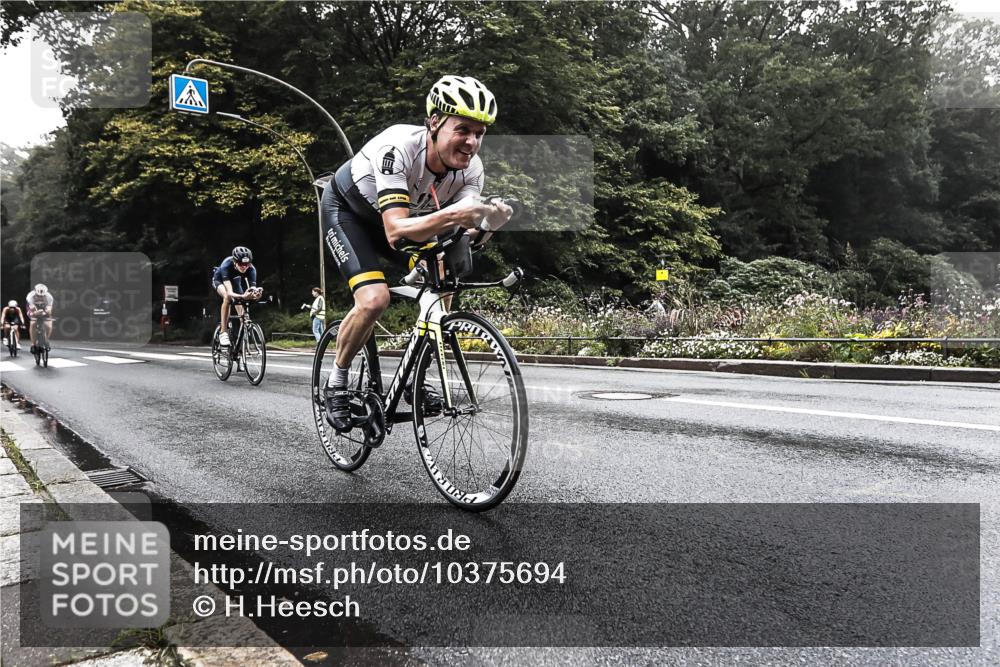 13.09.2026 - Stadtparktriathlon H.Heesch http://msf.ph/oto/10375694 13.09.2026 09:18:30 Radfahren 44, 45, 91, 134, 148, 200 meine-sportfotos.de