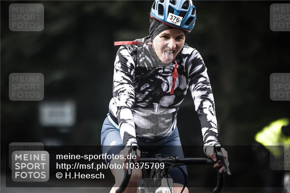 13.09.2026 - Stadtparktriathlon H.Heesch http://msf.ph/oto/10375709 13.09.2026 10:56:47 Radfahren 362, 376, 443 meine-sportfotos.de
