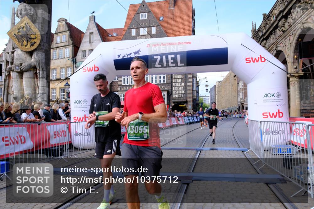 13.09.2026 - 21. swb-Marathon Bremen Tim E. http://msf.ph/oto/10375712 13.09.2026 13:12:08 Ziel 826, 863, 2444, 4368, 4651, 4698, 5521, 5585, 5893, 6059, 6668, 8996, 9398, 13055 meine-sportfotos.de