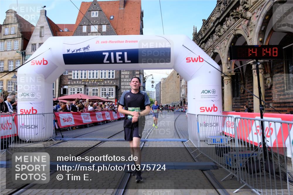 13.09.2026 - 21. swb-Marathon Bremen Tim E. http://msf.ph/oto/10375724 13.09.2026 13:12:10 Ziel 493, 826, 863, 2444, 3336, 4368, 4651, 4698, 5521, 5585, 5893, 6059, 6668, 8996, 9398, 13055 meine-sportfotos.de
