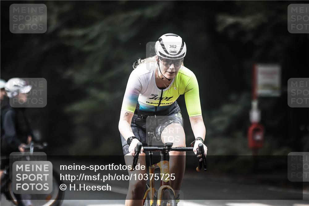 13.09.2026 - Stadtparktriathlon H.Heesch http://msf.ph/oto/10375725 13.09.2026 10:56:49 Radfahren 362, 376, 443 meine-sportfotos.de