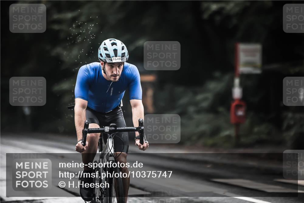 13.09.2026 - Stadtparktriathlon H.Heesch http://msf.ph/oto/10375747 13.09.2026 12:14:53 Radfahren 888, 971, 1049, 1121 meine-sportfotos.de