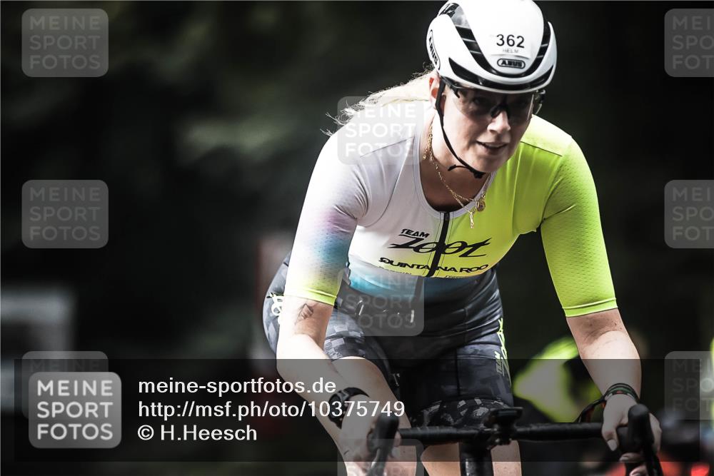 13.09.2026 - Stadtparktriathlon H.Heesch http://msf.ph/oto/10375749 13.09.2026 10:56:49 Radfahren 362, 376, 443 meine-sportfotos.de