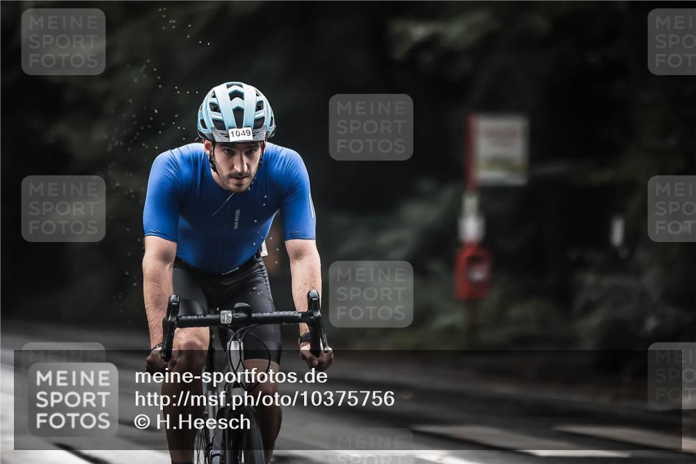13.09.2026 - Stadtparktriathlon H.Heesch http://msf.ph/oto/10375756 13.09.2026 12:14:54 Radfahren 888, 960, 971, 1049, 1121 meine-sportfotos.de
