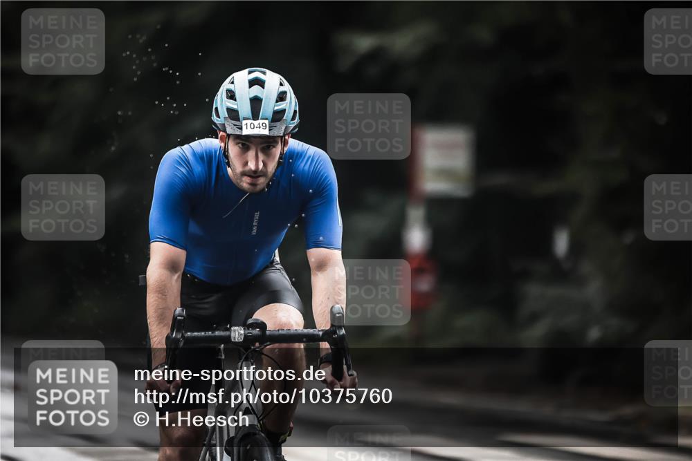 13.09.2026 - Stadtparktriathlon H.Heesch http://msf.ph/oto/10375760 13.09.2026 12:14:54 Radfahren 888, 960, 971, 1049, 1121 meine-sportfotos.de