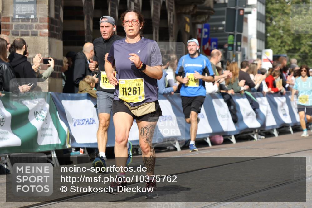 13.09.2026 - 21. swb-Marathon Bremen Strokosch-Dieckow http://msf.ph/oto/10375762 13.09.2026 11:02:46 Ziel 10153, 10154, 10273, 10274, 10278, 10331, 10338, 10738, 10885, 10915, 10943, 11137, 11505, 11508, 11526, 11554, 11853, 11886, 11890, 11945, 12169, 12252, 12489, 10185, 10296, 10633, 10731, 10954, 10955, 11107, 11313, 11564, 11697, 11719, 11730, 11785, 12071, 12247, 12448, 12465 meine-sportfotos.de