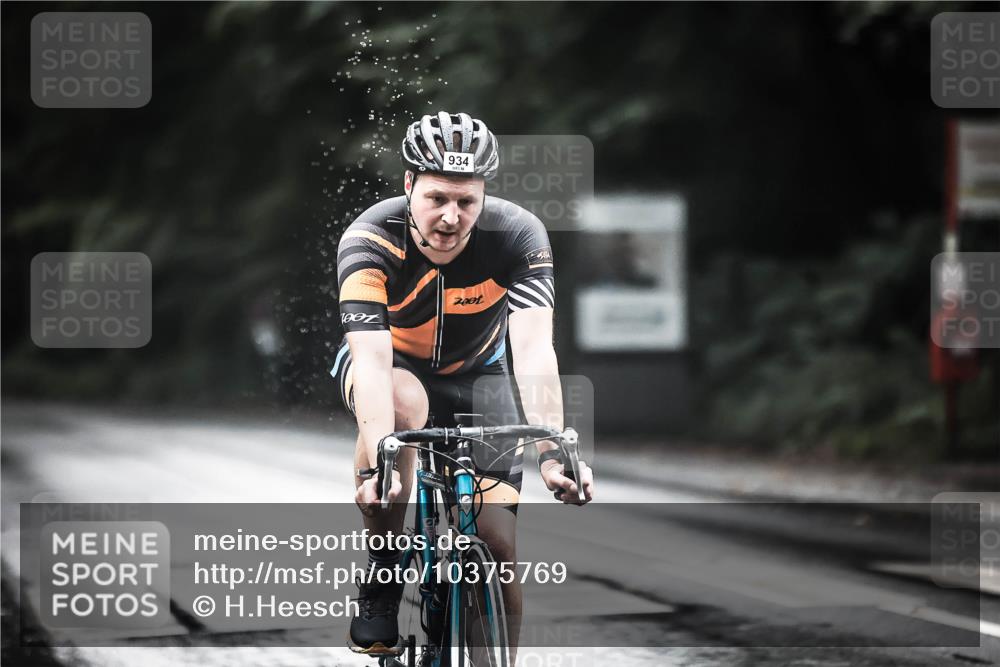 13.09.2026 - Stadtparktriathlon H.Heesch http://msf.ph/oto/10375769 13.09.2026 12:15:02 Radfahren 934, 960 meine-sportfotos.de