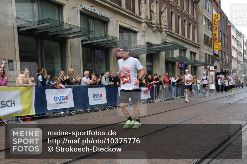 13.09.2026 - 21. swb-Marathon Bremen Strokosch-Dieckow http://msf.ph/oto/10375776 13.09.2026 12:29:09 Ziel 821, 1651, 317, 608, 796, 1046 meine-sportfotos.de