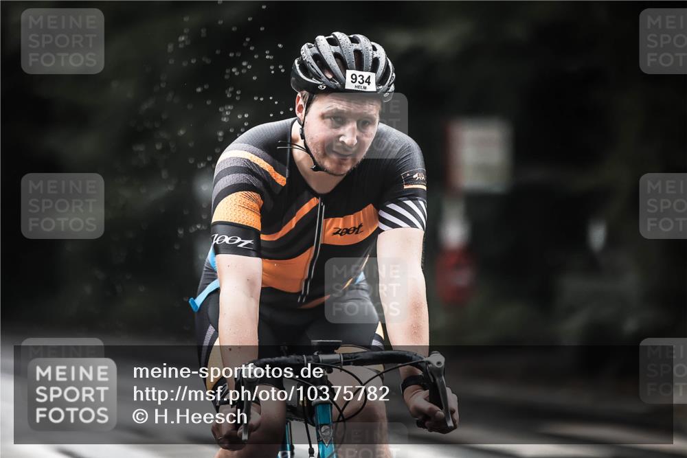 13.09.2026 - Stadtparktriathlon H.Heesch http://msf.ph/oto/10375782 13.09.2026 12:15:03 Radfahren 884, 934, 960 meine-sportfotos.de