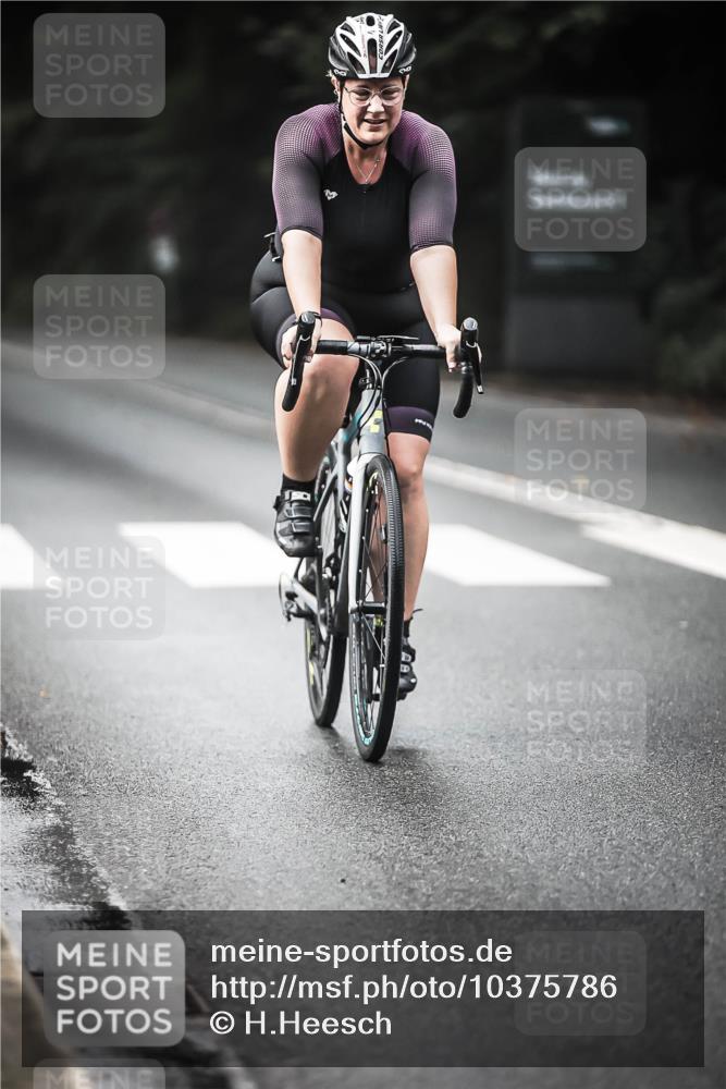 13.09.2026 - Stadtparktriathlon H.Heesch http://msf.ph/oto/10375786 13.09.2026 10:56:58 Radfahren 394, 415, 522, 600 meine-sportfotos.de
