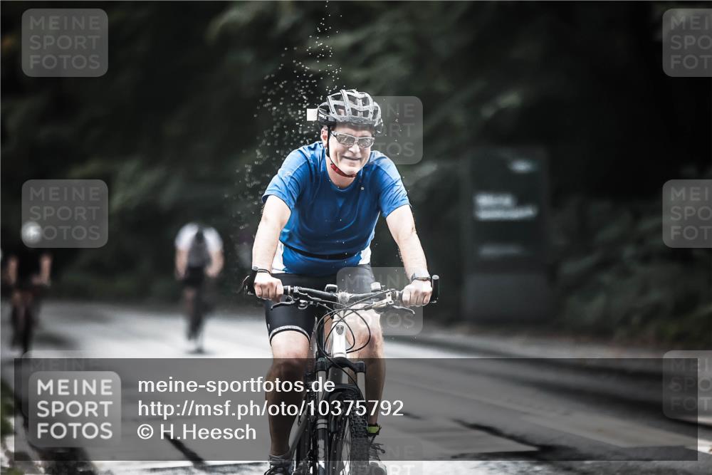 13.09.2026 - Stadtparktriathlon H.Heesch http://msf.ph/oto/10375792 13.09.2026 12:15:09 Radfahren 884, 922, 983, 1054 meine-sportfotos.de