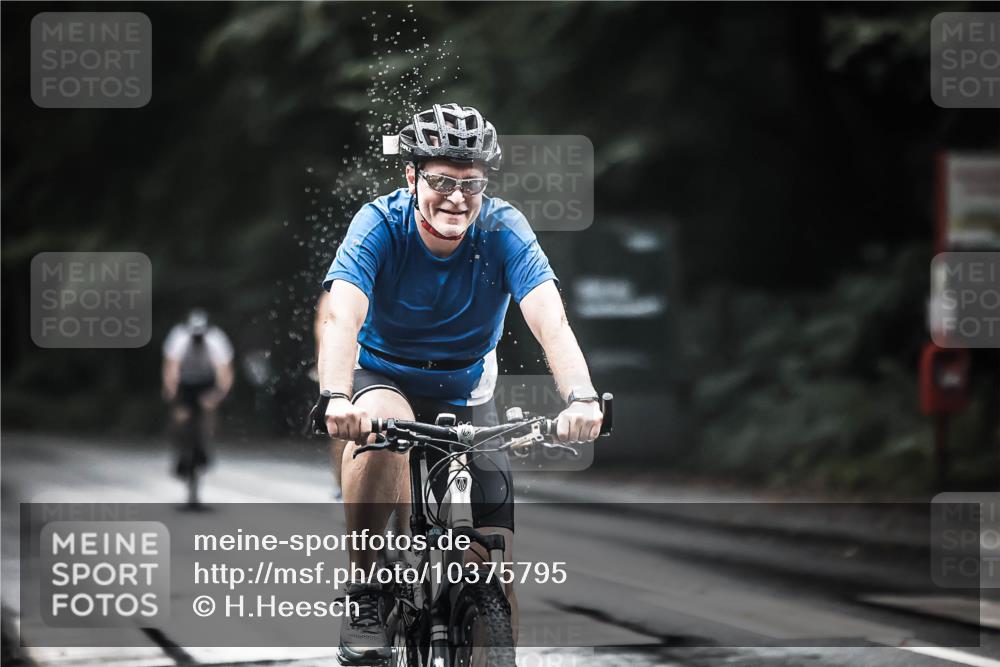 13.09.2026 - Stadtparktriathlon H.Heesch http://msf.ph/oto/10375795 13.09.2026 12:15:09 Radfahren 884, 922, 983, 1054 meine-sportfotos.de
