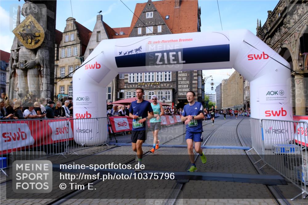 13.09.2026 - 21. swb-Marathon Bremen Tim E. http://msf.ph/oto/10375796 13.09.2026 13:12:12 Ziel 493, 826, 863, 2444, 3336, 4368, 4651, 4698, 5521, 5585, 5893, 6668, 7621, 8996, 9398, 13055 meine-sportfotos.de