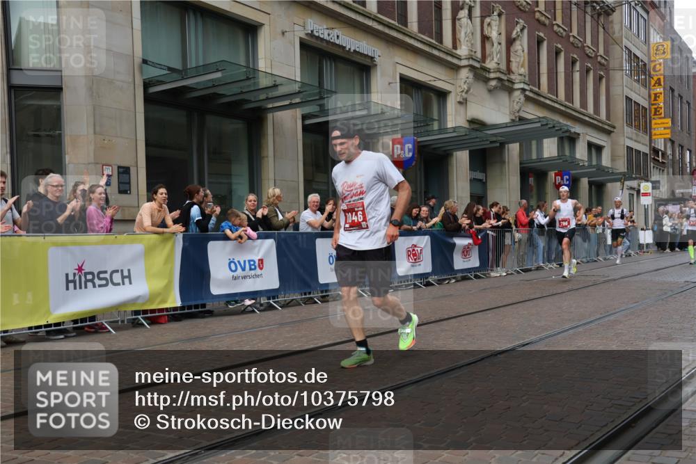 13.09.2026 - 21. swb-Marathon Bremen Strokosch-Dieckow http://msf.ph/oto/10375798 13.09.2026 12:29:09 Ziel 821, 1651, 317, 608, 796, 1046 meine-sportfotos.de