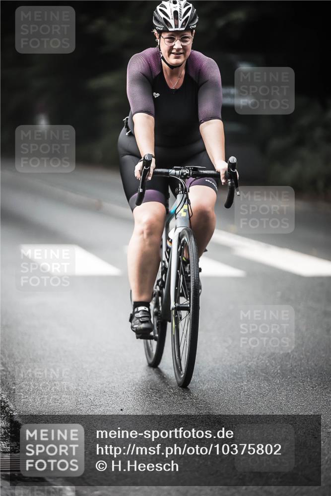 13.09.2026 - Stadtparktriathlon H.Heesch http://msf.ph/oto/10375802 13.09.2026 10:56:58 Radfahren 394, 415, 522, 600 meine-sportfotos.de