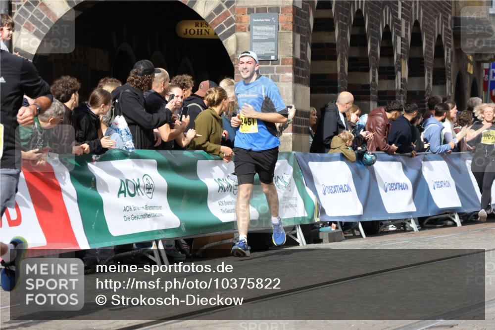 13.09.2026 - 21. swb-Marathon Bremen Strokosch-Dieckow http://msf.ph/oto/10375822 13.09.2026 11:02:49 Ziel 10153, 10154, 10273, 10274, 10278, 10338, 10738, 10885, 10915, 11137, 11261, 11505, 11508, 11526, 11554, 11662, 11853, 11886, 11890, 11945, 12169, 12252, 12429, 12489, 10185, 10715, 10731, 11095, 11313, 11564, 11697, 11730, 11785, 12247, 12421, 12432, 12448, 12465, 12483 meine-sportfotos.de