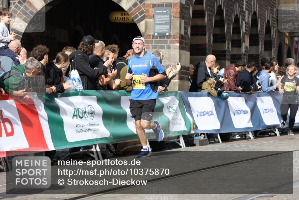 13.09.2026 - 21. swb-Marathon Bremen Strokosch-Dieckow http://msf.ph/oto/10375870 13.09.2026 11:02:49 Ziel 10153, 10154, 10273, 10274, 10278, 10338, 10738, 10885, 10915, 11137, 11261, 11505, 11508, 11526, 11554, 11662, 11853, 11886, 11890, 11945, 12169, 12252, 12429, 12489, 10185, 10715, 10731, 11095, 11313, 11564, 11697, 11730, 11785, 12247, 12421, 12432, 12448, 12465, 12483 meine-sportfotos.de