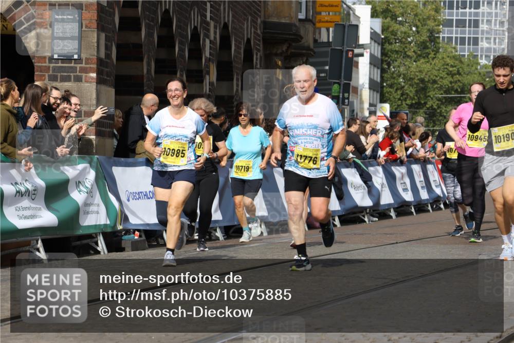 13.09.2026 - 21. swb-Marathon Bremen Strokosch-Dieckow http://msf.ph/oto/10375885 13.09.2026 11:02:51 Ziel 10153, 10154, 10273, 10274, 10278, 10338, 10738, 10885, 11137, 11261, 11505, 11508, 11526, 11554, 11662, 11890, 11945, 12154, 12169, 12252, 12429, 12489, 10185, 10715, 10731, 11095, 11313, 11697, 12421, 12432, 12448, 12465, 12483 meine-sportfotos.de