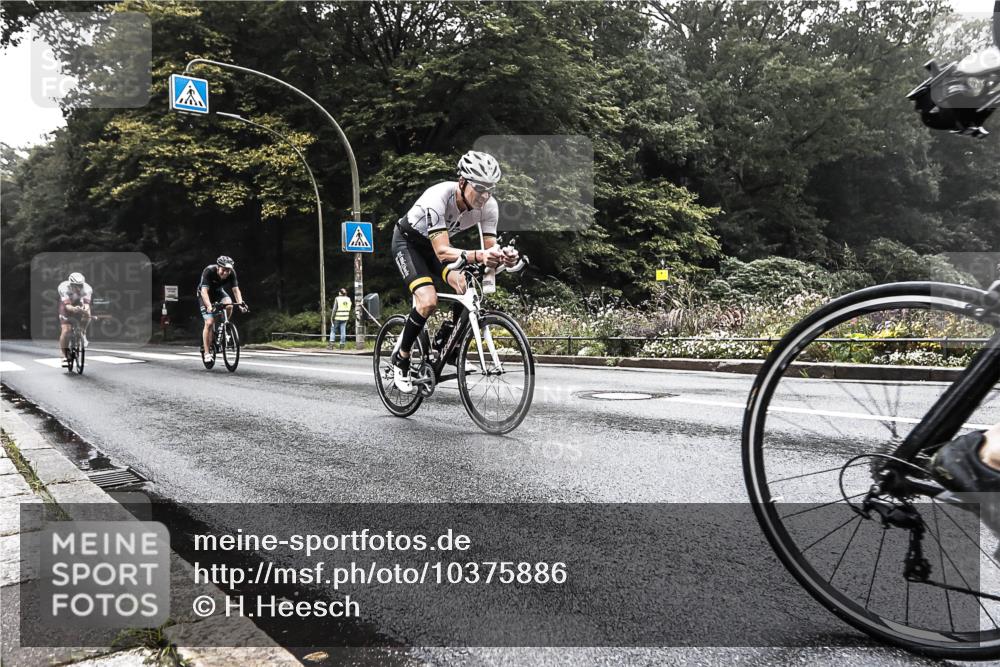 13.09.2026 - Stadtparktriathlon H.Heesch http://msf.ph/oto/10375886 13.09.2026 09:20:35 Radfahren 88, 92, 105, 112, 129, 130, 153 meine-sportfotos.de