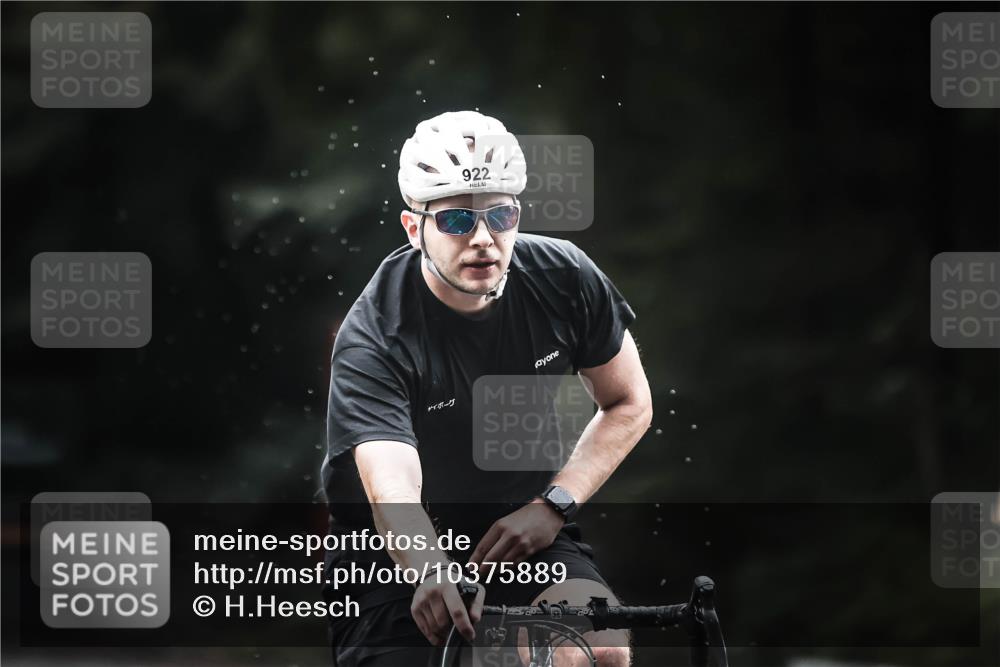 13.09.2026 - Stadtparktriathlon H.Heesch http://msf.ph/oto/10375889 13.09.2026 12:15:14 Radfahren 884, 922, 983, 1006, 1050, 1054 meine-sportfotos.de