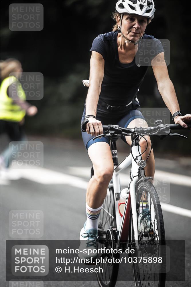 13.09.2026 - Stadtparktriathlon H.Heesch http://msf.ph/oto/10375898 13.09.2026 10:57:09 Radfahren 382, 415, 462, 480, 539, 540 meine-sportfotos.de