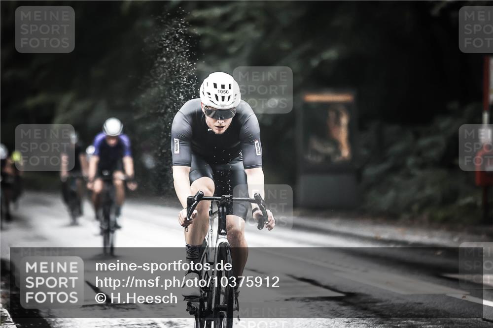 13.09.2026 - Stadtparktriathlon H.Heesch http://msf.ph/oto/10375912 13.09.2026 12:15:16 Radfahren 922, 983, 1006, 1025, 1026, 1040, 1050, 1054 meine-sportfotos.de