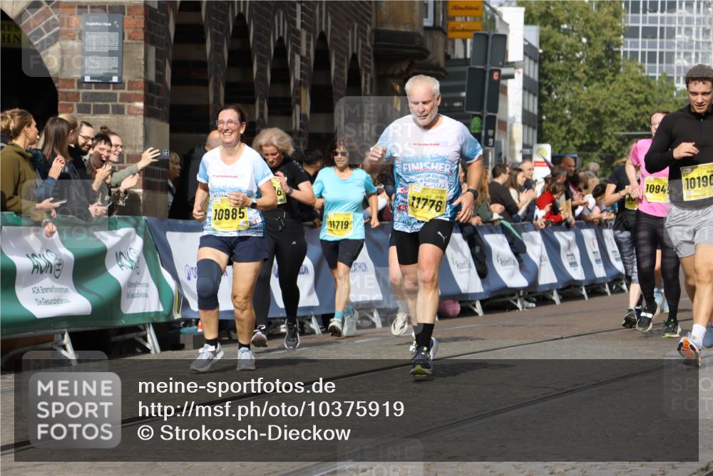 13.09.2026 - 21. swb-Marathon Bremen Strokosch-Dieckow http://msf.ph/oto/10375919 13.09.2026 11:02:51 Ziel 10153, 10154, 10273, 10274, 10278, 10338, 10738, 10885, 11137, 11261, 11505, 11508, 11526, 11554, 11662, 11890, 11945, 12154, 12169, 12252, 12429, 12489, 10185, 10715, 10731, 11095, 11313, 11697, 12421, 12432, 12448, 12465, 12483 meine-sportfotos.de