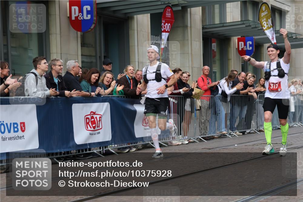 13.09.2026 - 21. swb-Marathon Bremen Strokosch-Dieckow http://msf.ph/oto/10375928 13.09.2026 12:29:12 Ziel 821, 1651, 317, 608, 796, 1046 meine-sportfotos.de