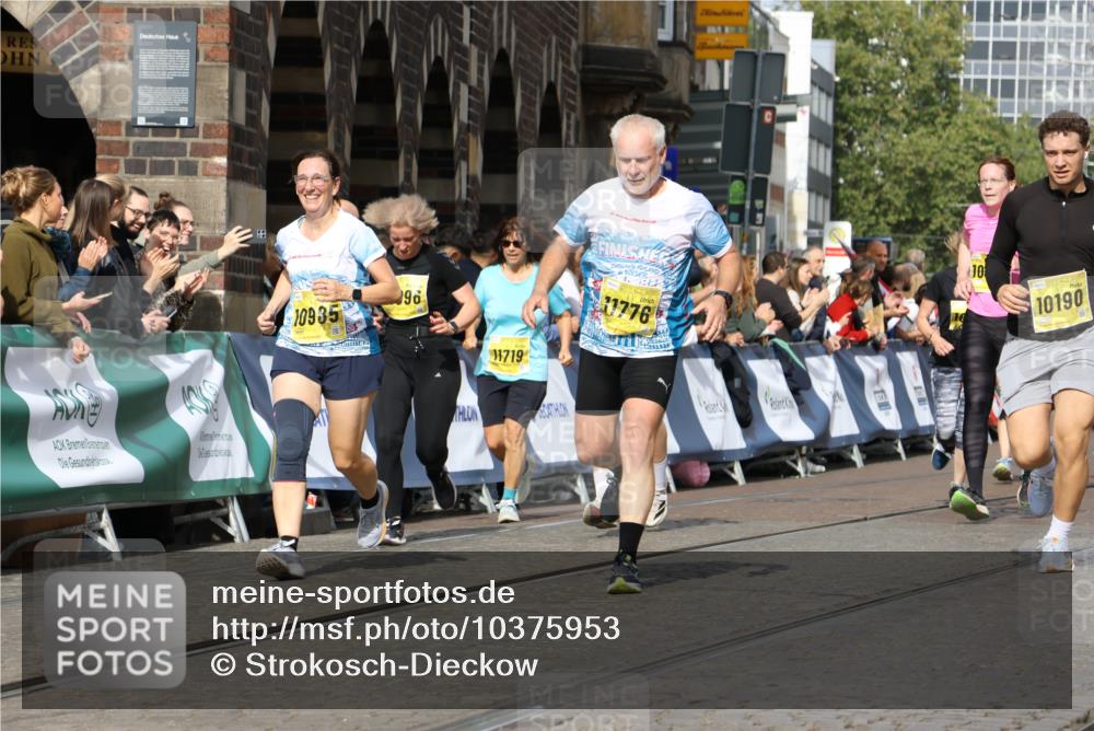 13.09.2026 - 21. swb-Marathon Bremen Strokosch-Dieckow http://msf.ph/oto/10375953 13.09.2026 11:02:51 Ziel 10153, 10154, 10273, 10274, 10278, 10338, 10738, 10885, 11137, 11261, 11505, 11508, 11526, 11554, 11662, 11890, 11945, 12154, 12169, 12252, 12429, 12489, 10185, 10715, 10731, 11095, 11313, 11697, 12421, 12432, 12448, 12465, 12483 meine-sportfotos.de