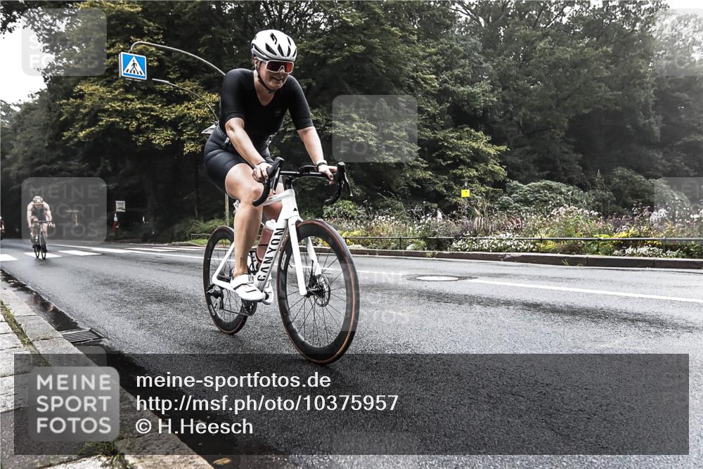 13.09.2026 - Stadtparktriathlon H.Heesch http://msf.ph/oto/10375957 13.09.2026 09:21:30 Radfahren 106, 143, 150, 158 meine-sportfotos.de