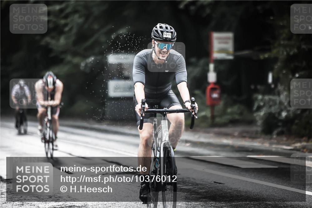 13.09.2026 - Stadtparktriathlon H.Heesch http://msf.ph/oto/10376012 13.09.2026 12:15:32 Radfahren 832, 966, 1011 meine-sportfotos.de