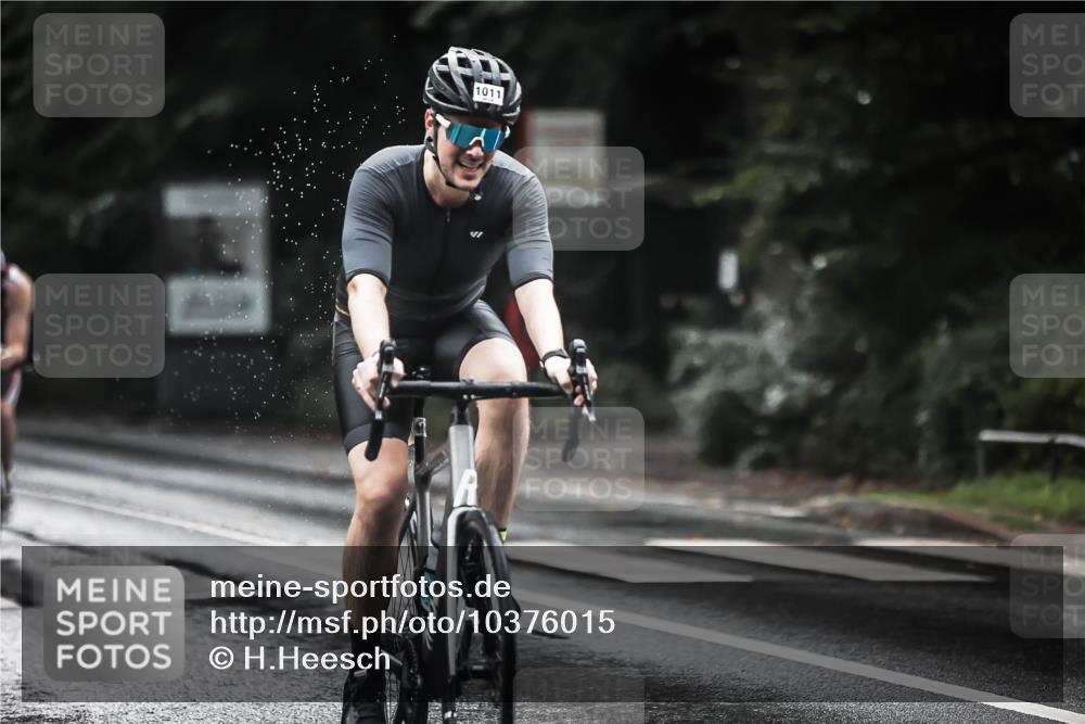 13.09.2026 - Stadtparktriathlon H.Heesch http://msf.ph/oto/10376015 13.09.2026 12:15:32 Radfahren 832, 966, 1011 meine-sportfotos.de