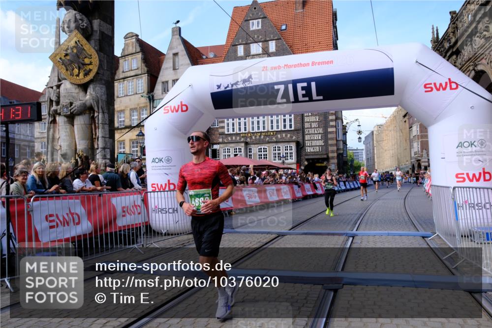 13.09.2026 - 21. swb-Marathon Bremen Tim E. http://msf.ph/oto/10376020 13.09.2026 13:12:20 Ziel 493, 863, 2444, 2447, 2820, 3336, 3703, 4283, 4698, 5521, 5893, 5940, 6739, 7621 meine-sportfotos.de
