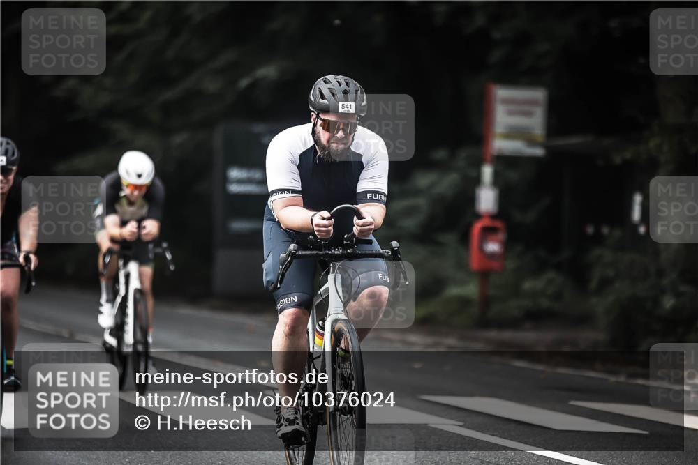 13.09.2026 - Stadtparktriathlon H.Heesch http://msf.ph/oto/10376024 13.09.2026 10:57:26 Radfahren 404, 534, 536, 541, 563 meine-sportfotos.de