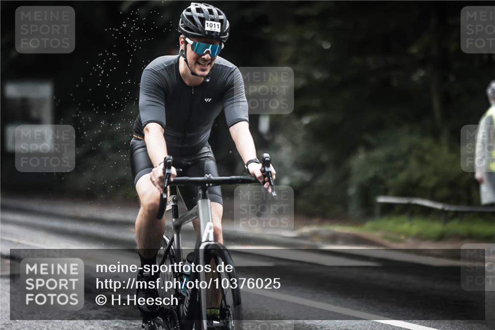 13.09.2026 - Stadtparktriathlon H.Heesch http://msf.ph/oto/10376025 13.09.2026 12:15:32 Radfahren 832, 966, 1011 meine-sportfotos.de