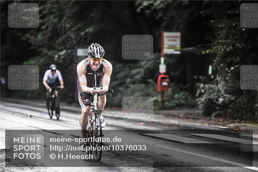 13.09.2026 - Stadtparktriathlon H.Heesch http://msf.ph/oto/10376033 13.09.2026 12:15:33 Radfahren 832, 966, 1011 meine-sportfotos.de