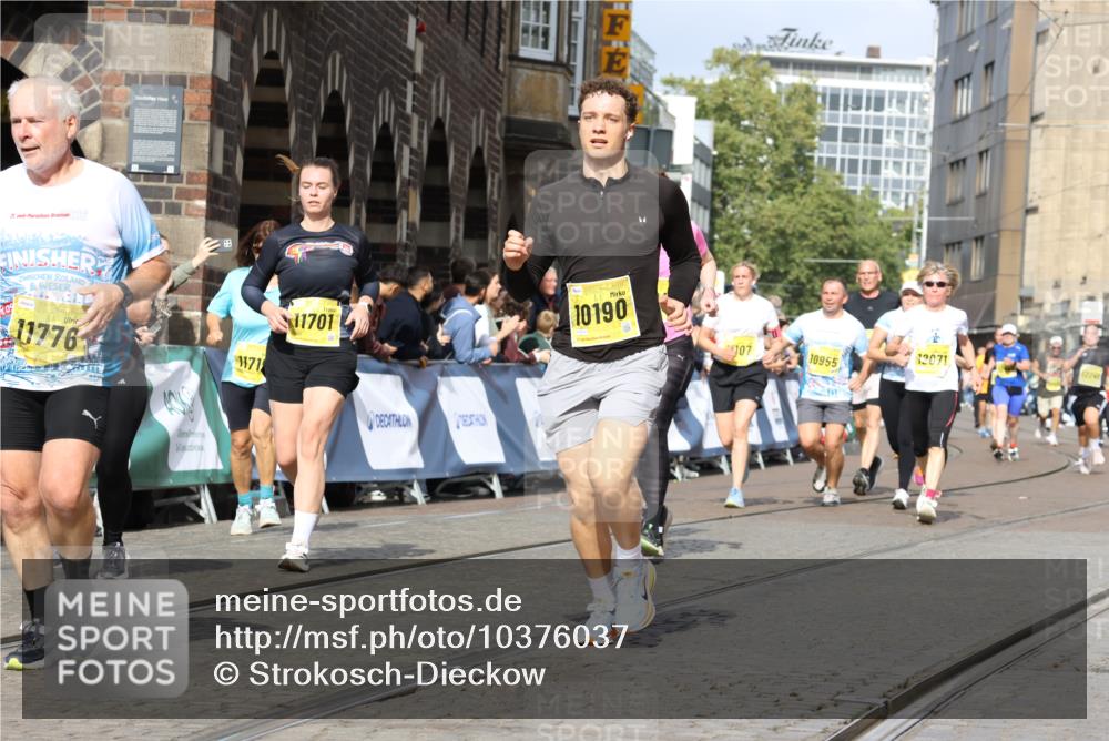 13.09.2026 - 21. swb-Marathon Bremen Strokosch-Dieckow http://msf.ph/oto/10376037 13.09.2026 11:02:53 Ziel 10273, 10278, 11137, 11261, 11508, 11526, 11554, 11662, 11890, 11945, 12154, 12169, 12252, 12429, 12451, 12489, 10185, 10528, 10598, 10715, 10727, 10731, 11070, 11095, 11313, 11676, 11697, 11836, 12214, 12421, 12432, 12448, 12483 meine-sportfotos.de