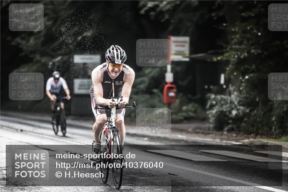 13.09.2026 - Stadtparktriathlon H.Heesch http://msf.ph/oto/10376040 13.09.2026 12:15:33 Radfahren 832, 966, 1011 meine-sportfotos.de