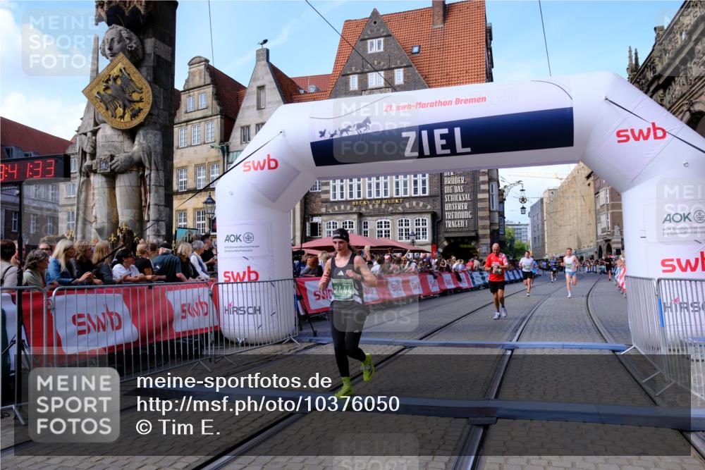 13.09.2026 - 21. swb-Marathon Bremen Tim E. http://msf.ph/oto/10376050 13.09.2026 13:12:22 Ziel 493, 863, 2444, 2447, 2820, 3336, 3703, 4283, 4698, 5521, 5893, 5940, 6107, 6739, 7621, 13013 meine-sportfotos.de