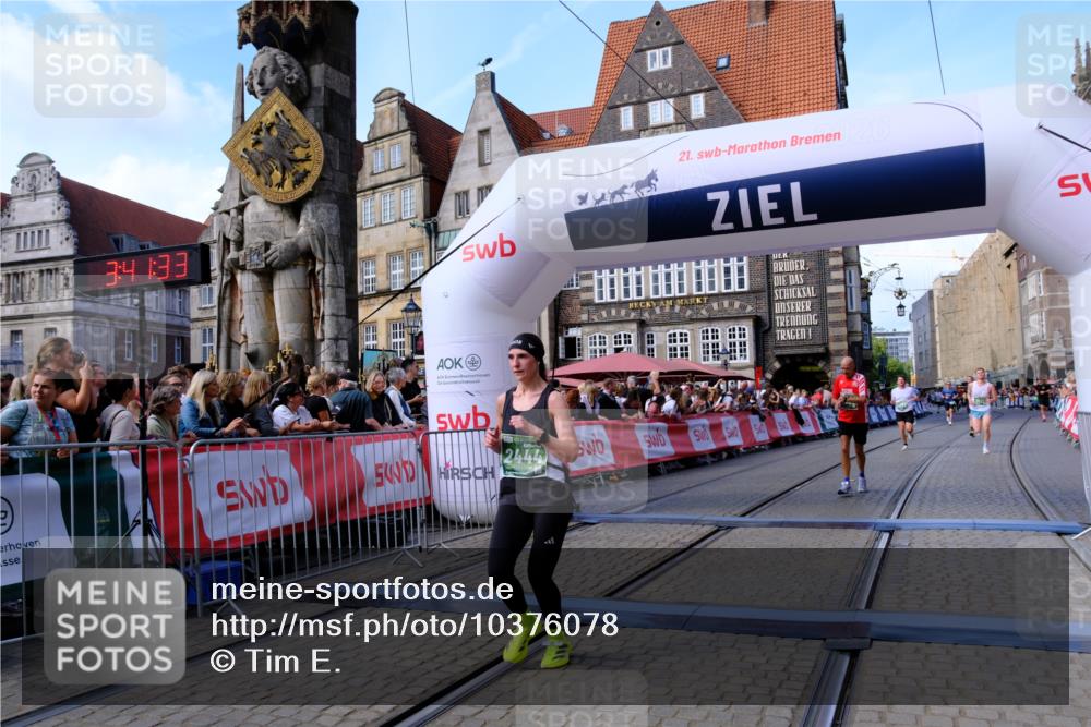 13.09.2026 - 21. swb-Marathon Bremen Tim E. http://msf.ph/oto/10376078 13.09.2026 13:12:22 Ziel 493, 863, 2444, 2447, 2820, 3336, 3703, 4283, 4698, 5521, 5893, 5940, 6107, 6739, 7621, 13013 meine-sportfotos.de