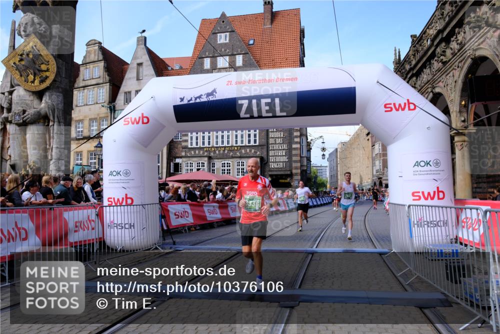 13.09.2026 - 21. swb-Marathon Bremen Tim E. http://msf.ph/oto/10376106 13.09.2026 13:12:24 Ziel 493, 2444, 2447, 2820, 3336, 3703, 4283, 4698, 5940, 6107, 6739, 7521, 7621, 13013 meine-sportfotos.de