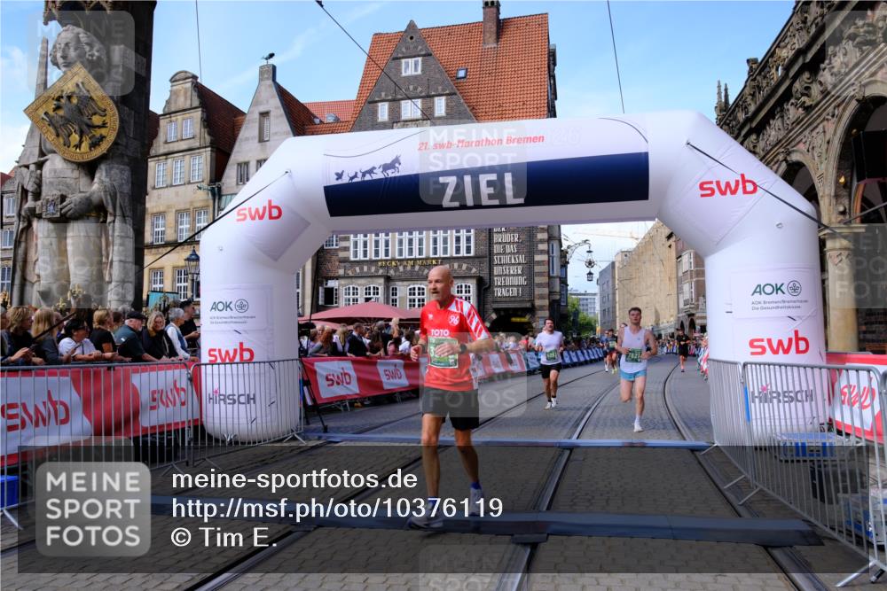 13.09.2026 - 21. swb-Marathon Bremen Tim E. http://msf.ph/oto/10376119 13.09.2026 13:12:24 Ziel 493, 2444, 2447, 2820, 3336, 3703, 4283, 4698, 5940, 6107, 6739, 7521, 7621, 13013 meine-sportfotos.de