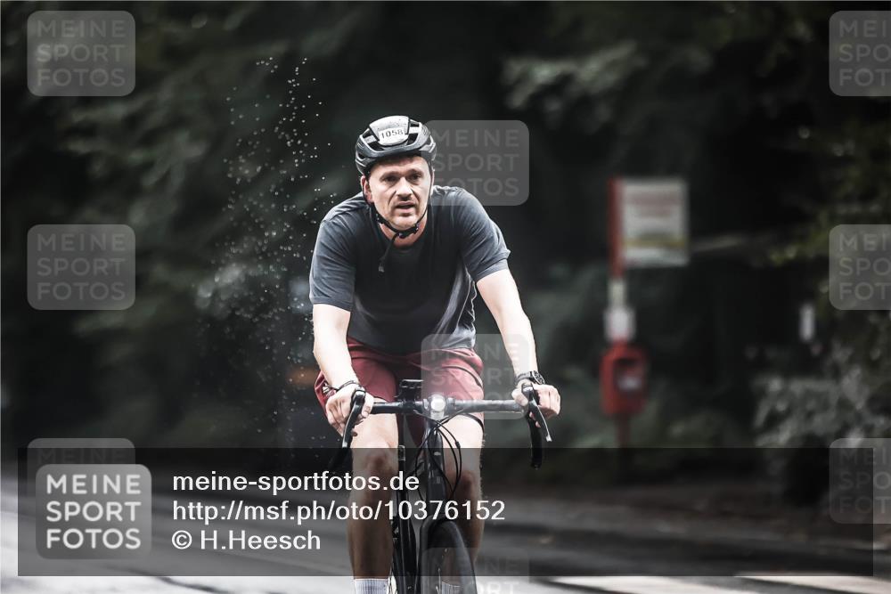 13.09.2026 - Stadtparktriathlon H.Heesch http://msf.ph/oto/10376152 13.09.2026 12:16:38 Radfahren 978, 1058, 1186 meine-sportfotos.de