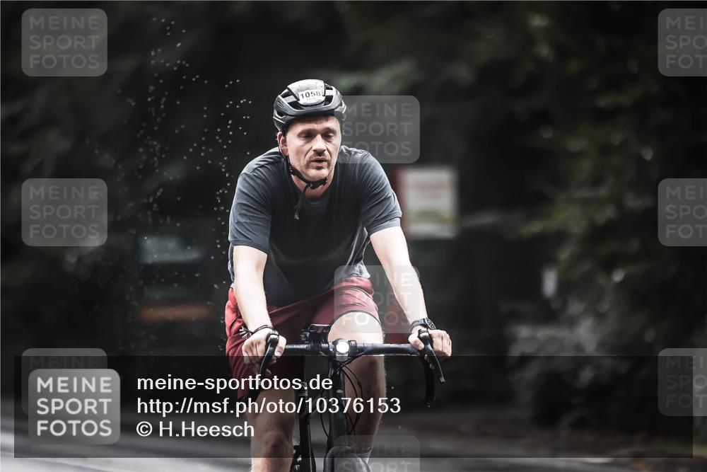 13.09.2026 - Stadtparktriathlon H.Heesch http://msf.ph/oto/10376153 13.09.2026 12:16:38 Radfahren 978, 1058, 1186 meine-sportfotos.de