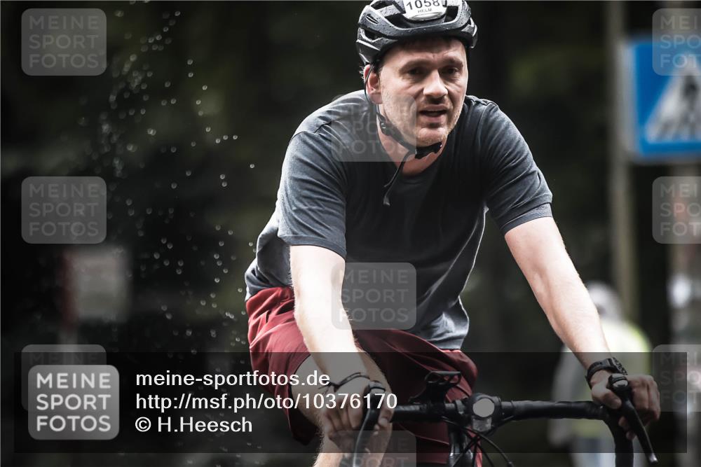 13.09.2026 - Stadtparktriathlon H.Heesch http://msf.ph/oto/10376170 13.09.2026 12:16:39 Radfahren 978, 1058, 1186 meine-sportfotos.de