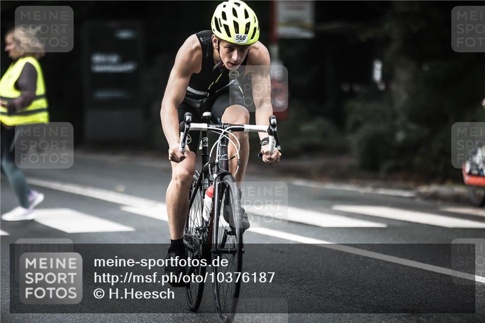13.09.2026 - Stadtparktriathlon H.Heesch http://msf.ph/oto/10376187 13.09.2026 10:57:39 Radfahren 400, 512, 554, 559, 560, 619 meine-sportfotos.de