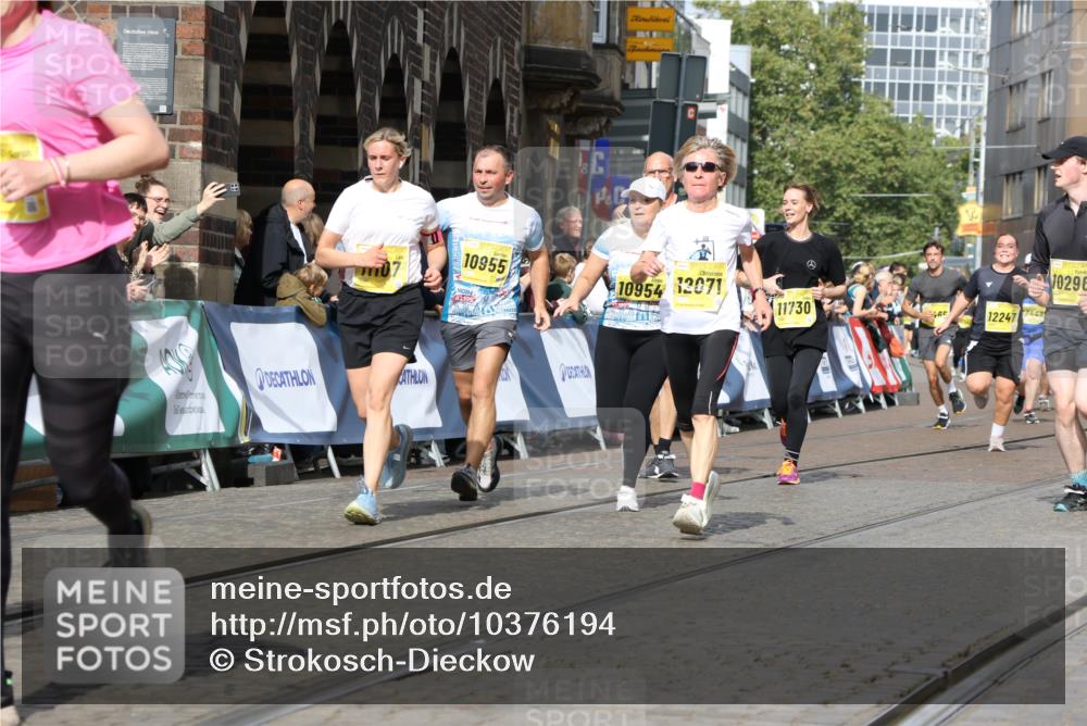 13.09.2026 - 21. swb-Marathon Bremen Strokosch-Dieckow http://msf.ph/oto/10376194 13.09.2026 11:02:56 Ziel 10190, 10945, 10985, 11096, 11137, 11261, 11508, 11526, 11554, 11662, 11701, 11776, 11890, 11945, 12154, 12169, 12252, 12429, 12451, 12489, 10185, 10195, 10528, 10531, 10598, 10715, 10727, 10731, 10959, 11070, 11095, 11313, 11493, 11676, 11836, 12214, 12421, 12432, 12448, 12483 meine-sportfotos.de